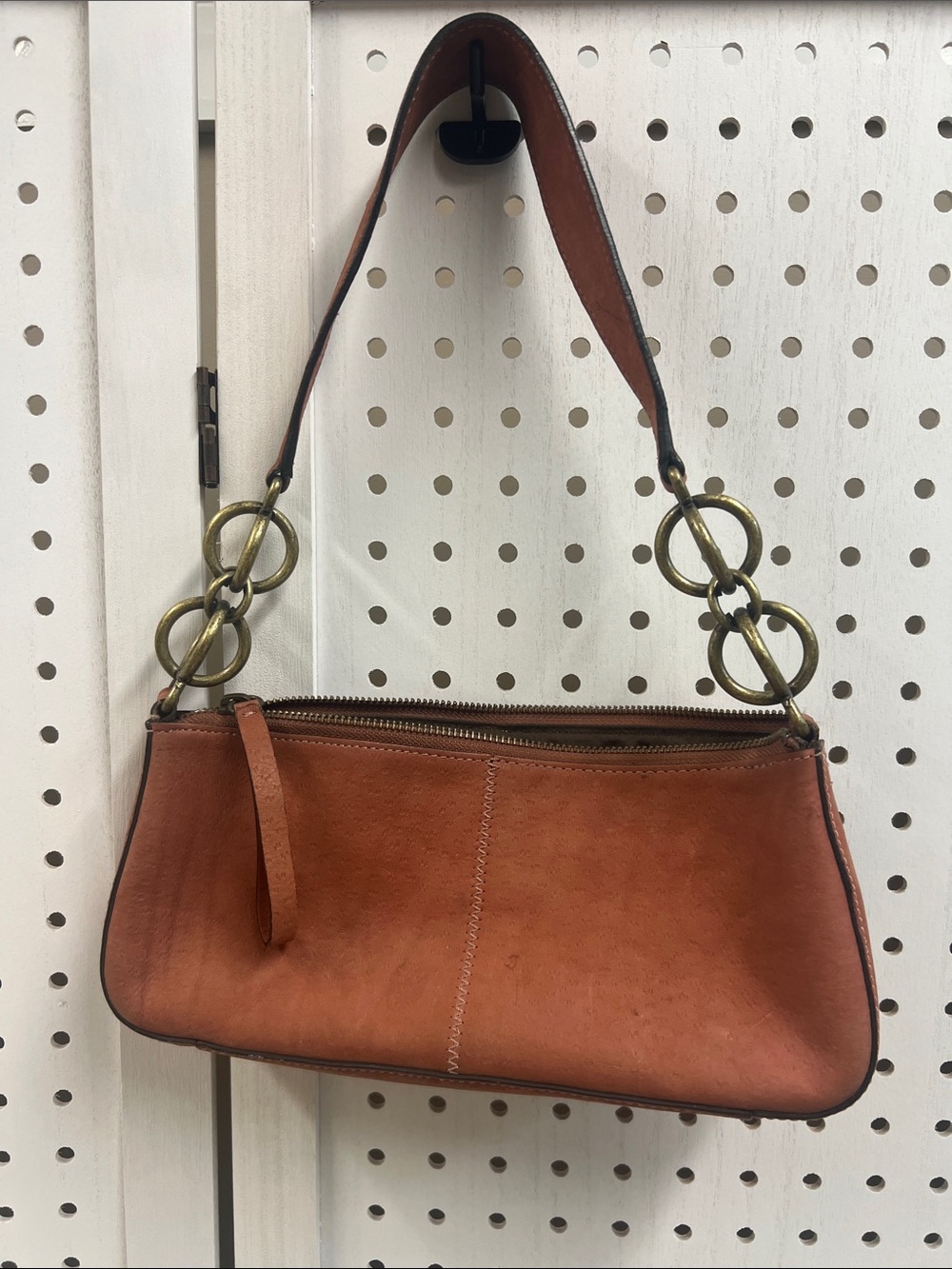 Leather Shoulder Bag in Chestnut Brown - Classic Women’s Handbag